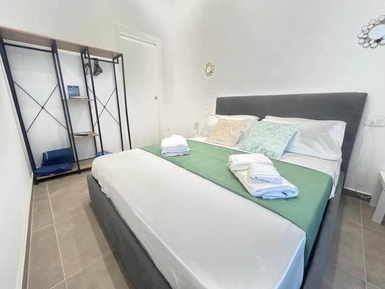 Fly Zone Naples Bed and Breakfast Værelse billede